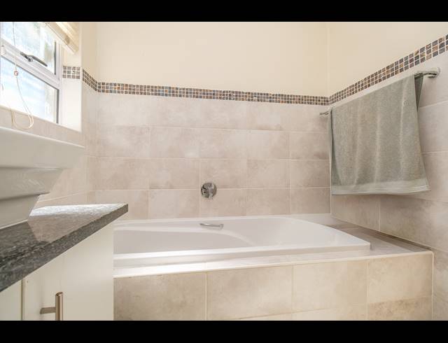 2 BEDROOM APARTMENT FOR SALE IN PARKVIEW